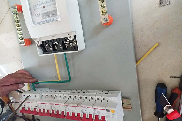 電線施工